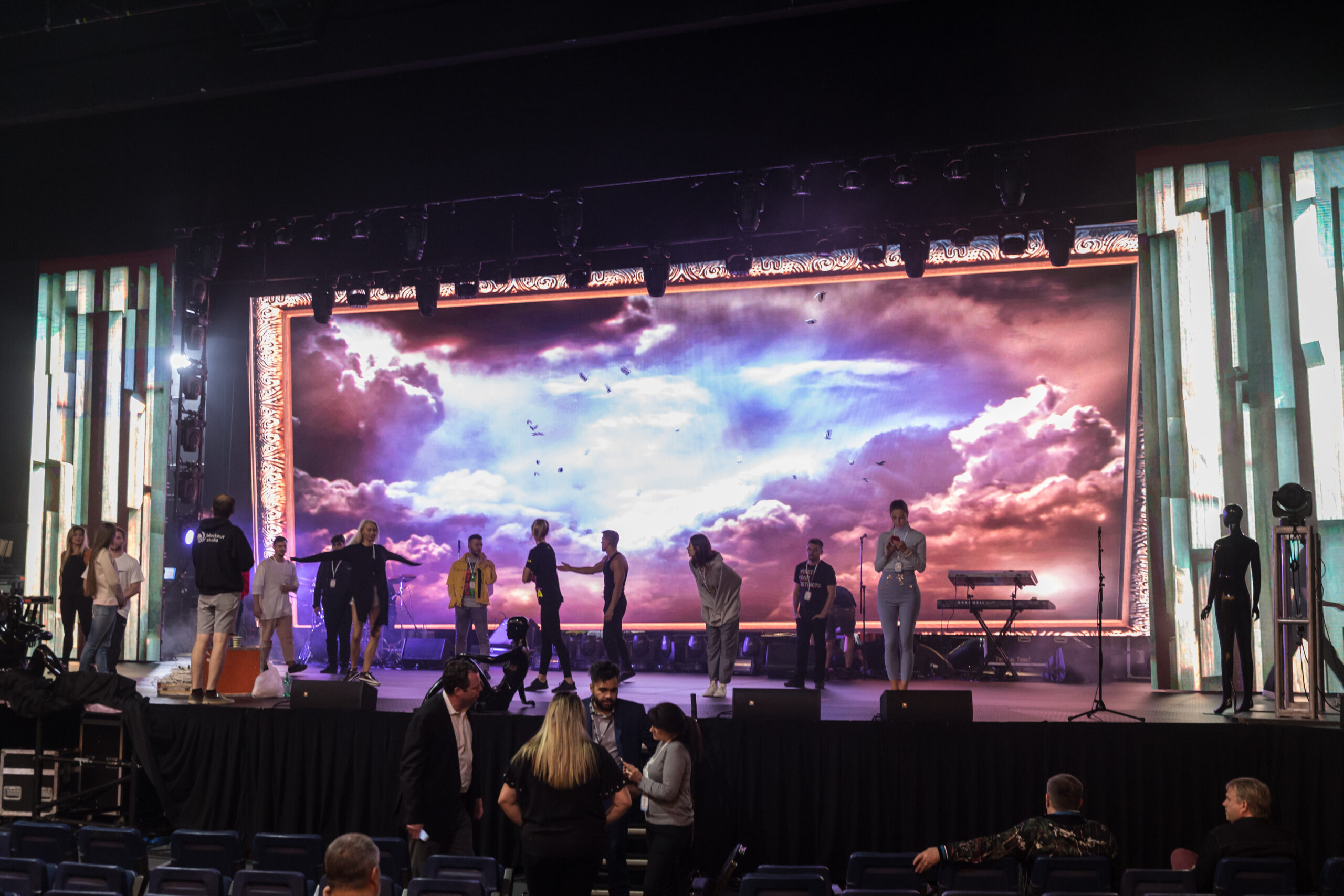 How to Reduce Glare on LED Screens at Bright Venues